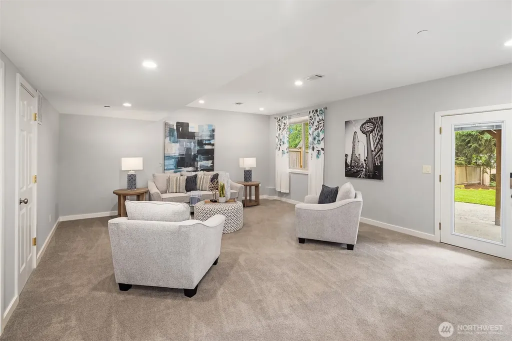 211 210th Avenue NE Sammamish WA 98074