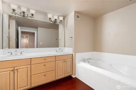 177 107th Avenue NE Bellevue WA 98004