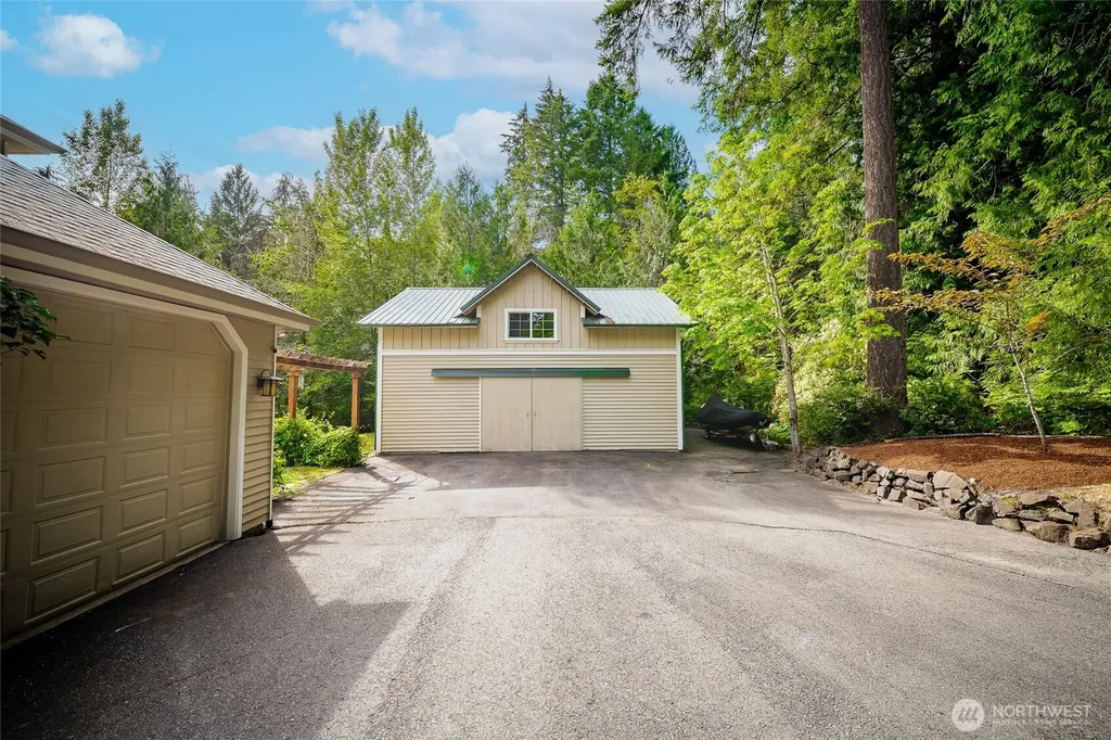 6127 Lemon Road NE Olympia WA 98506