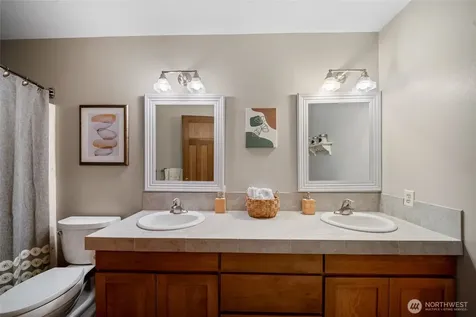 6127 Lemon Road NE Olympia WA 98506