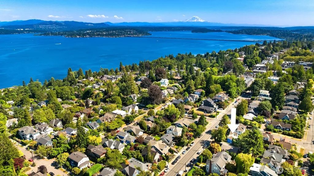 1607 34th Street Seattle WA 98122