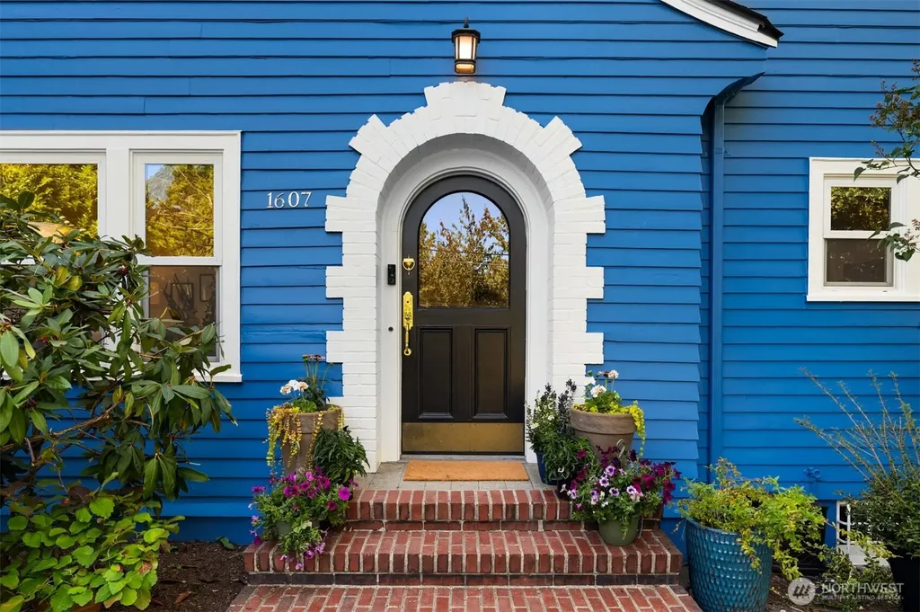 1607 34th Street Seattle WA 98122