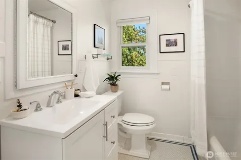 1607 34th Street Seattle WA 98122