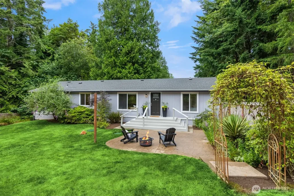 11727 Arrow Point Drive NE Bainbridge Island WA 98110