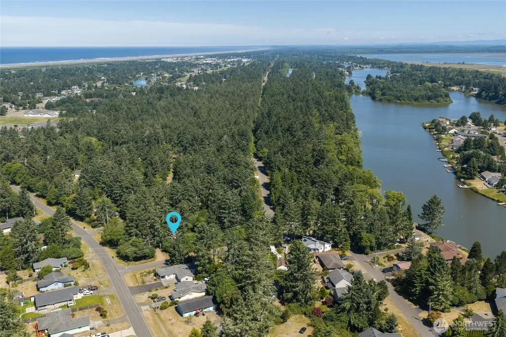 422 Mud Hen Loop SE Ocean Shores WA 98569