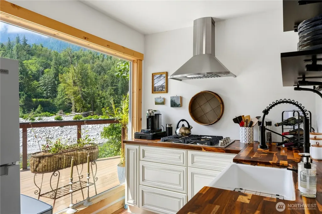 48308 River Park Drive Index WA 98256