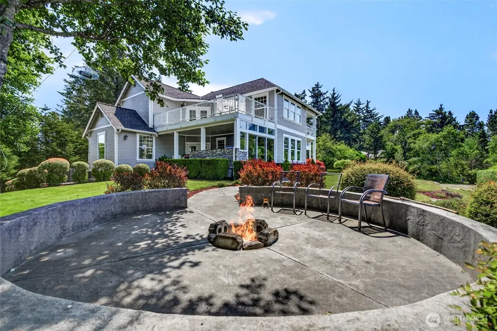 22225 Pacific Way Ocean Park WA 98640