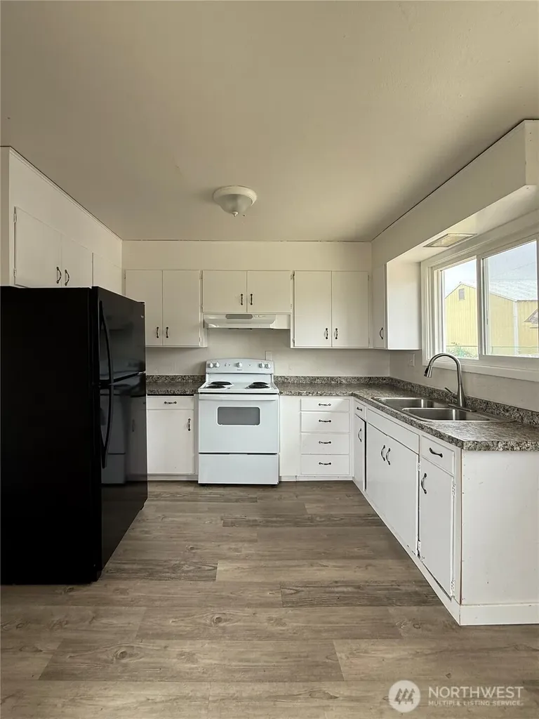 519 28th Street Hoquiam WA 98550