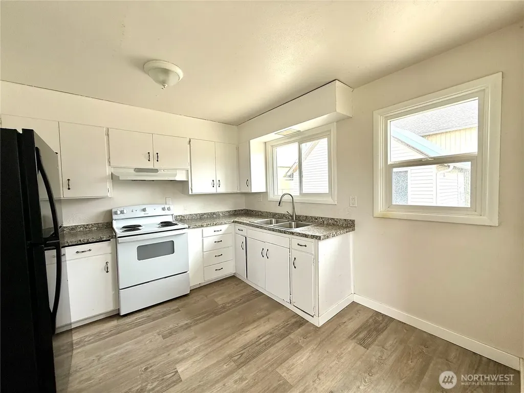 519 28th Street Hoquiam WA 98550