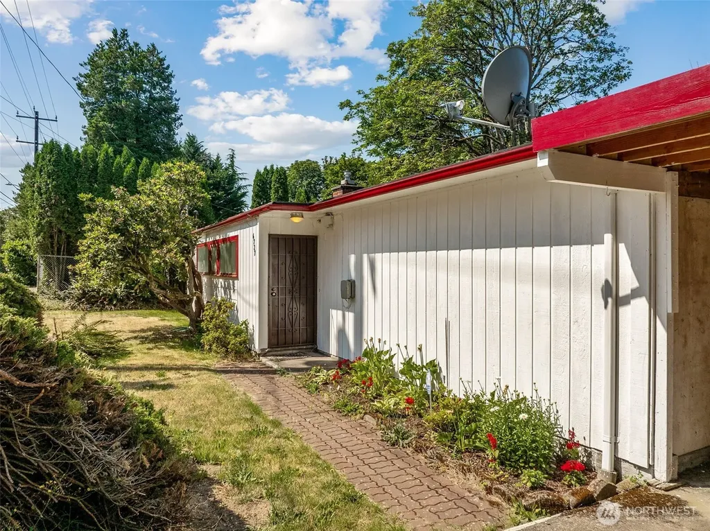 6727 21st Avenue SW Seattle WA 98106