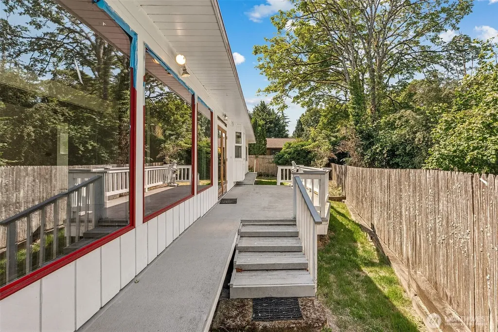 6727 21st Avenue SW Seattle WA 98106