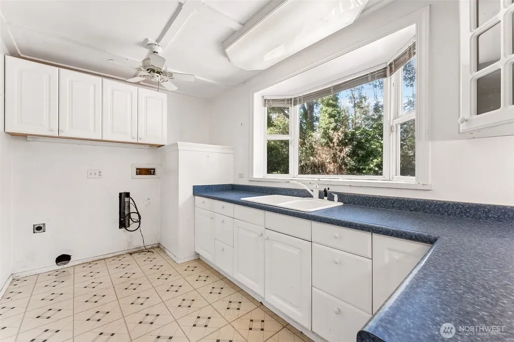 6727 21st Avenue SW Seattle WA 98106