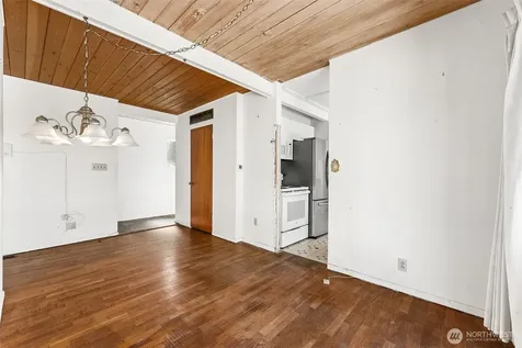 6727 21st Avenue SW Seattle WA 98106