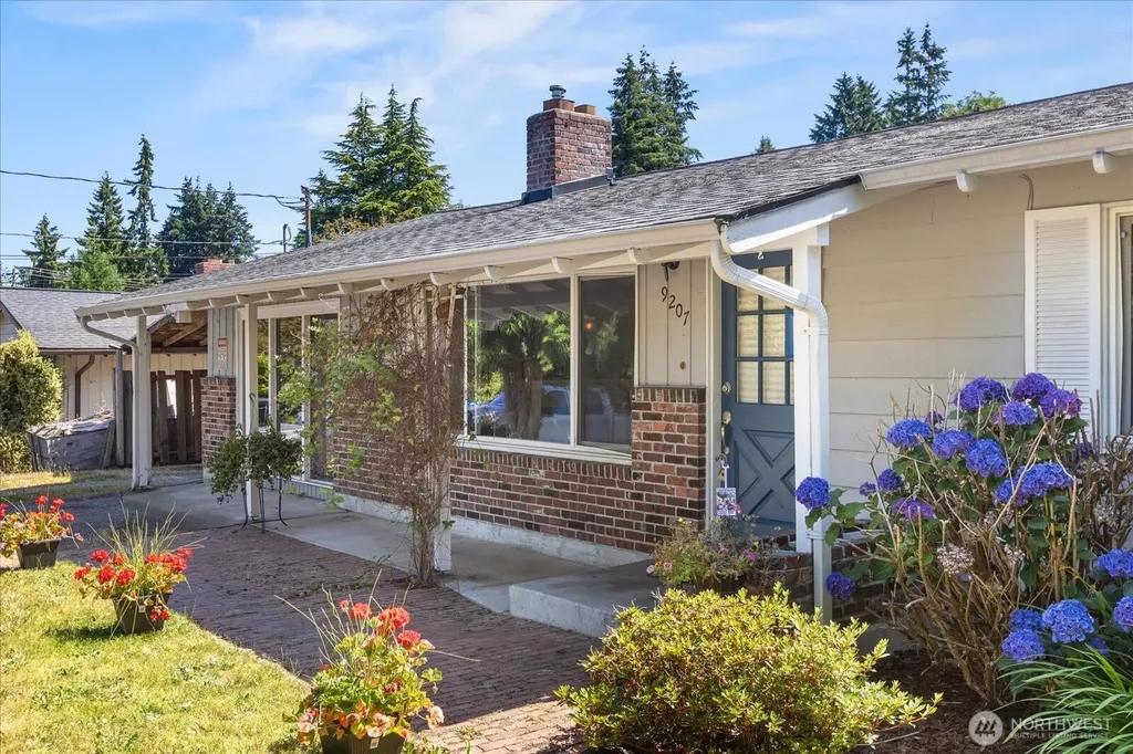 9207 Meadow Way Everett WA 98208