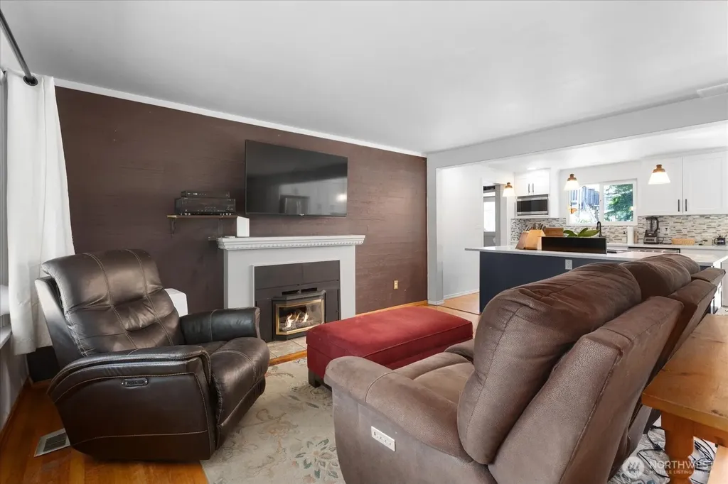 9207 Meadow Way Everett WA 98208