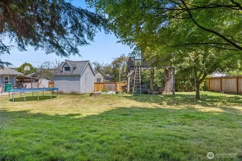 9207 Meadow Way Everett WA 98208