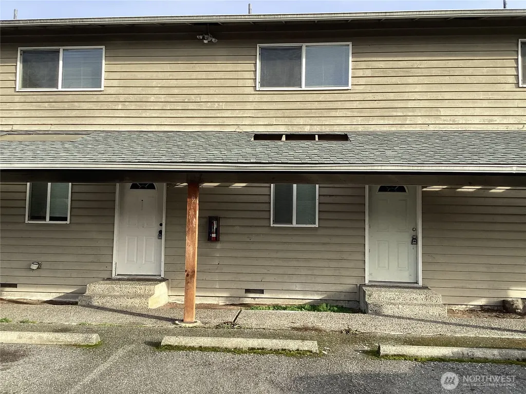 12429 1st Avenue W Everett WA 98204
