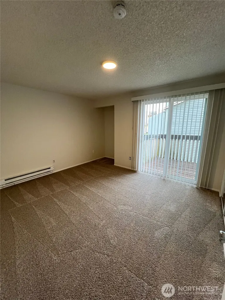 12429 1st Avenue W Everett WA 98204