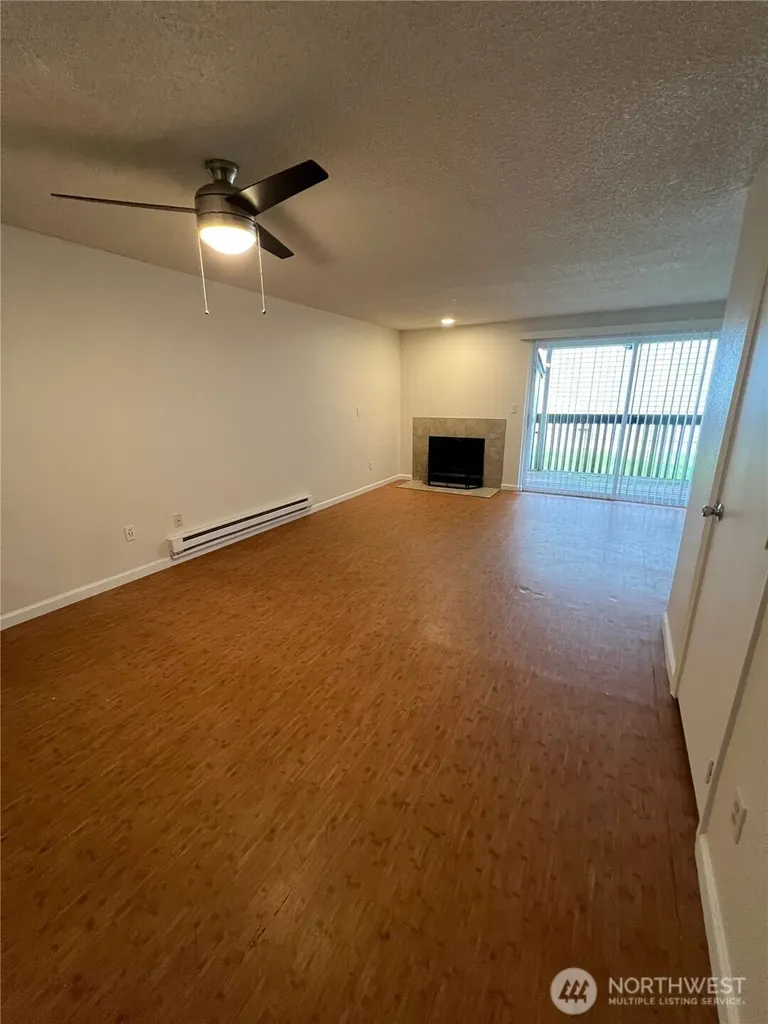12429 1st Avenue W Everett WA 98204