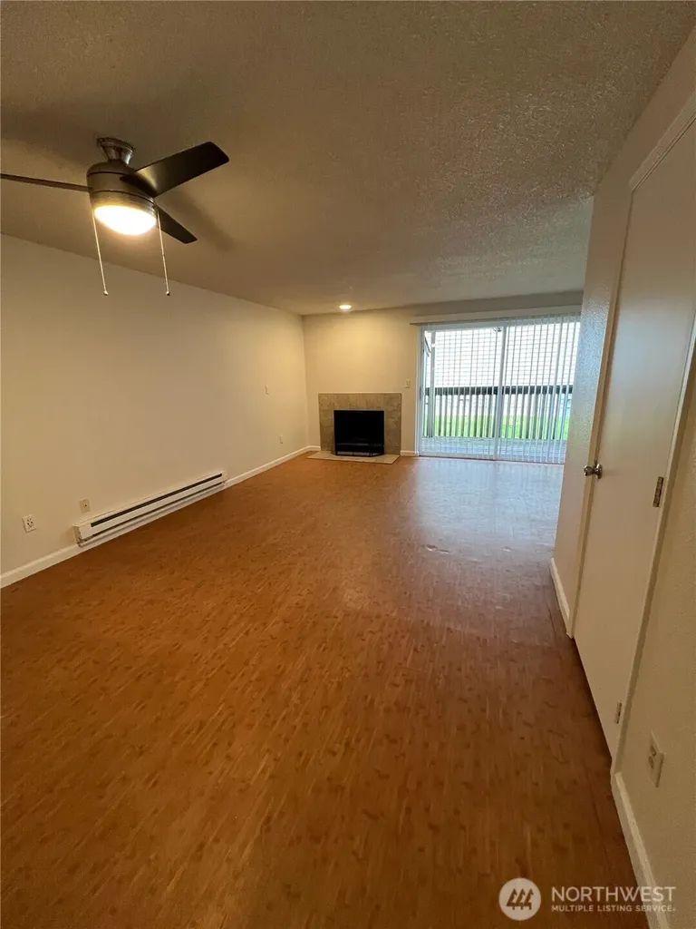 12429 1st Avenue W Everett WA 98204