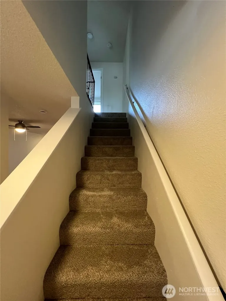 12429 1st Avenue W Everett WA 98204