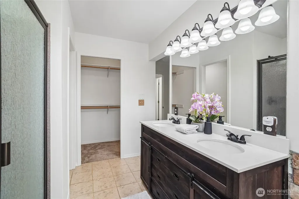 9017 381st Avenue SE Snoqualmie WA 98065