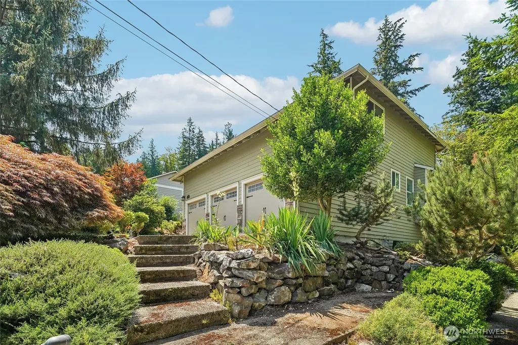 9017 381st Avenue SE Snoqualmie WA 98065