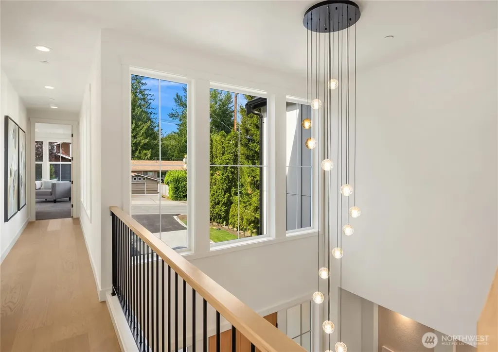 10223 NE 24th Street Bellevue WA 98004