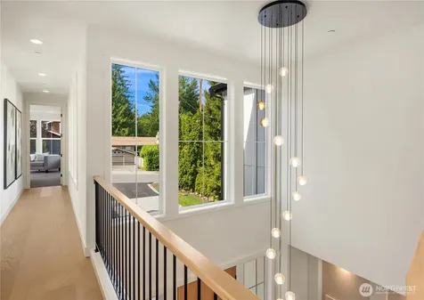 10223 NE 24th Street Bellevue WA 98004