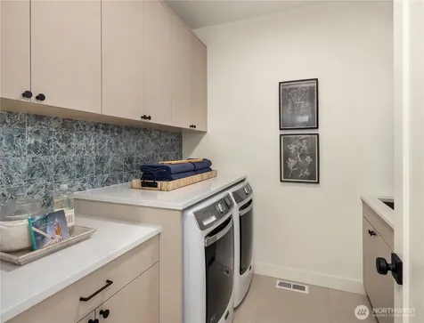 10223 NE 24th Street Bellevue WA 98004