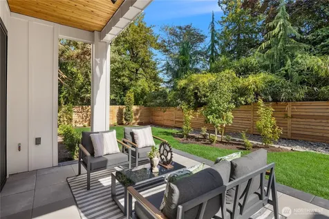 10223 NE 24th Street Bellevue WA 98004