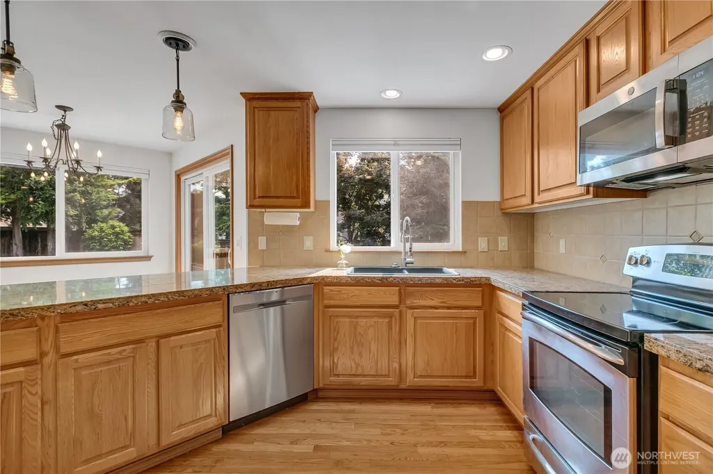 1925 19th Street SE Puyallup WA 98372