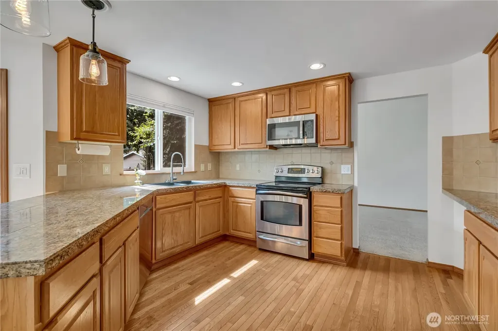 1925 19th Street SE Puyallup WA 98372