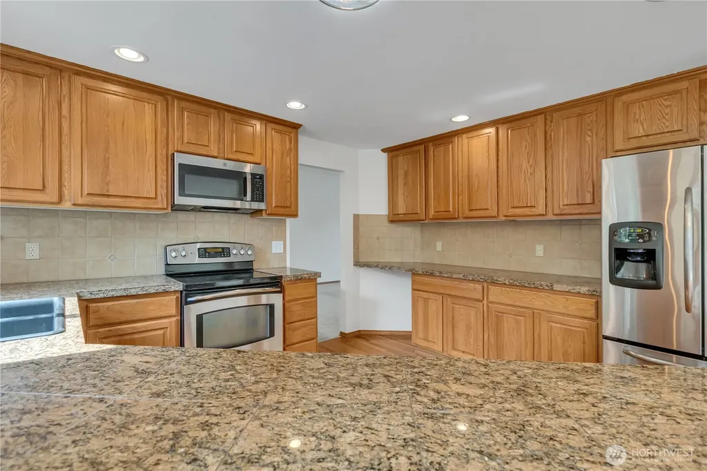 1925 19th Street SE Puyallup WA 98372