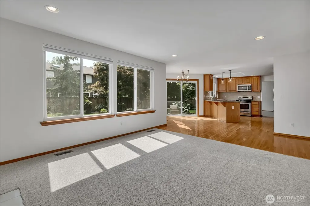1925 19th Street SE Puyallup WA 98372