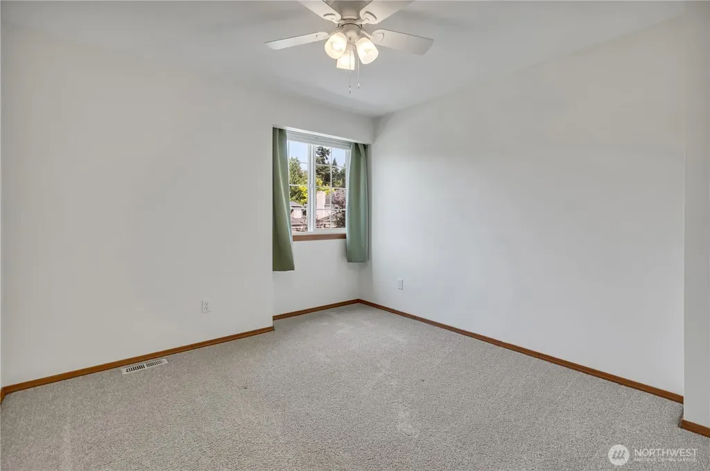 1925 19th Street SE Puyallup WA 98372