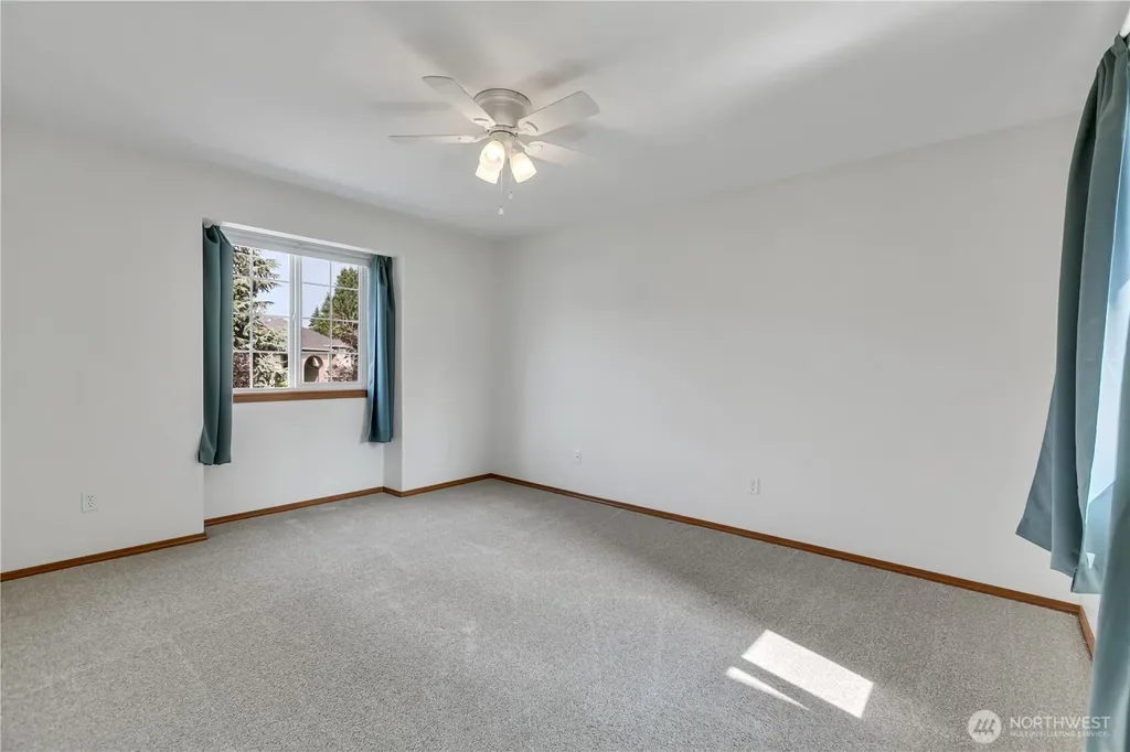 1925 19th Street SE Puyallup WA 98372