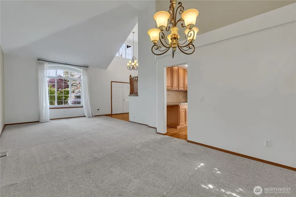 1925 19th Street SE Puyallup WA 98372