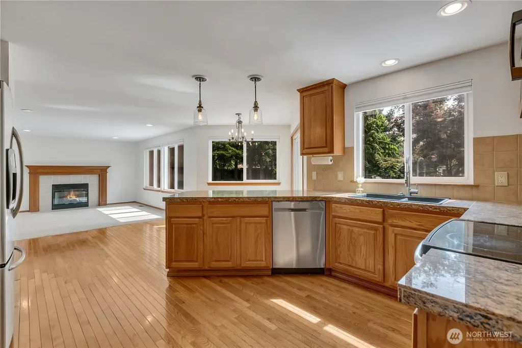 1925 19th Street SE Puyallup WA 98372