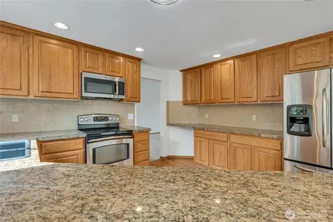 1925 19th Street SE Puyallup WA 98372