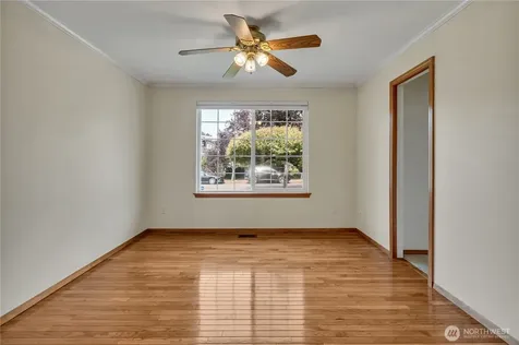 1925 19th Street SE Puyallup WA 98372