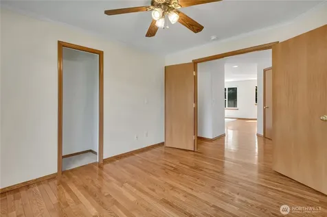 1925 19th Street SE Puyallup WA 98372