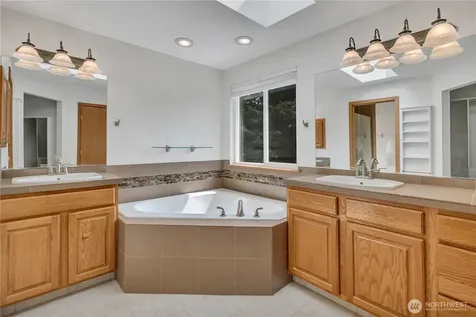 1925 19th Street SE Puyallup WA 98372