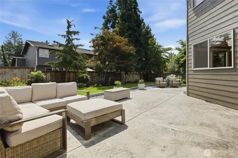 1925 19th Street SE Puyallup WA 98372