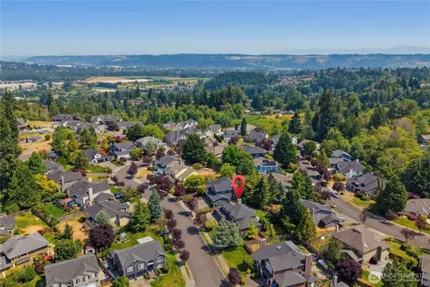 1925 19th Street SE Puyallup WA 98372