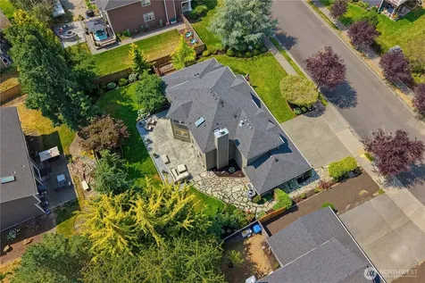 1925 19th Street SE Puyallup WA 98372