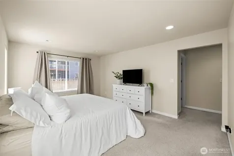 3906 Highlands Boulevard Puyallup WA 98372