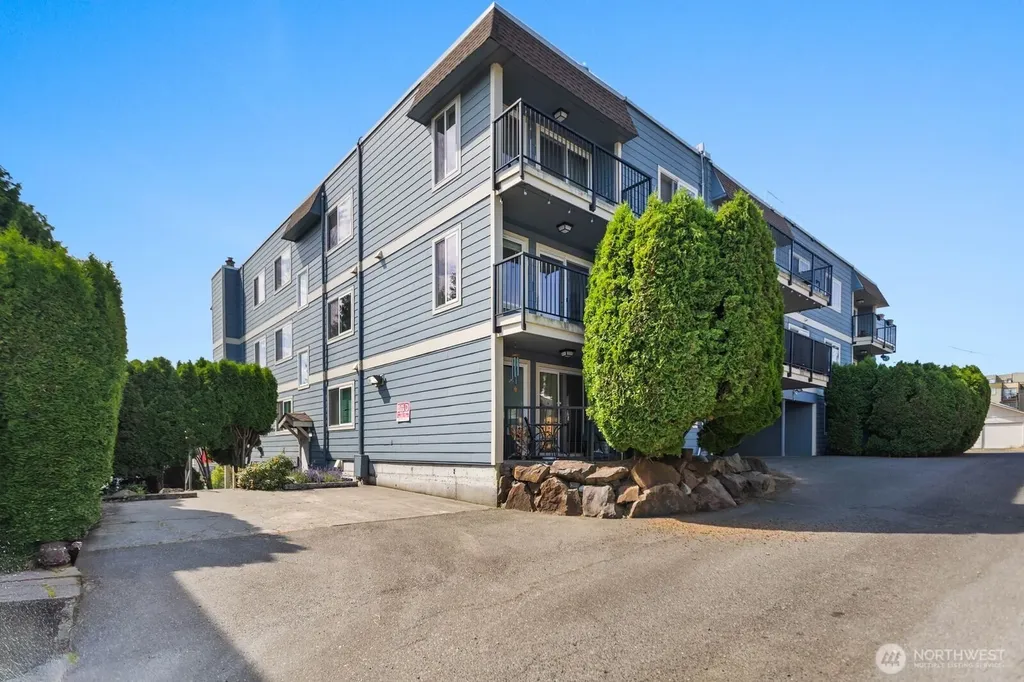 10110 Greenwood Ave N Seattle WA 98133