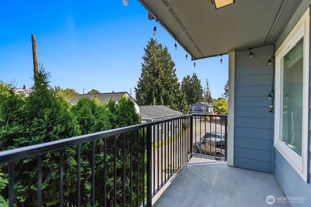 10110 Greenwood Ave N Seattle WA 98133