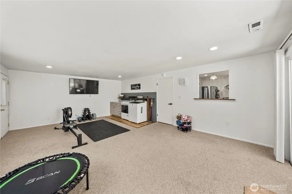 3517 Oas Drive W University Place WA 98466